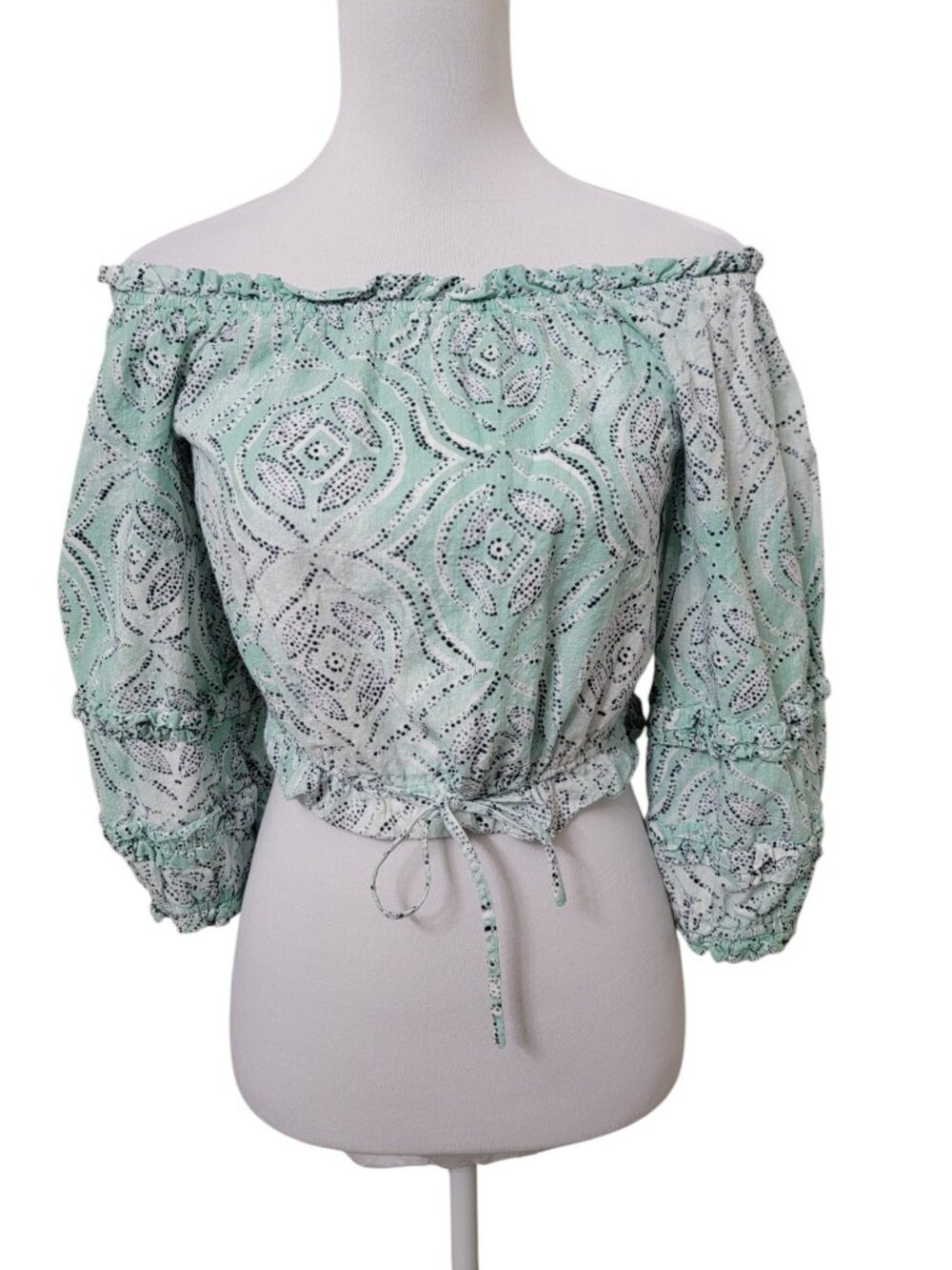 LC Lauren Conrad Size S Minty-Sage Green Paisley Print Cropped Top